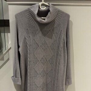 Laura - Grey Beaded Turtleneck